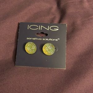 ⭐️ 2/$12 Icing earrings